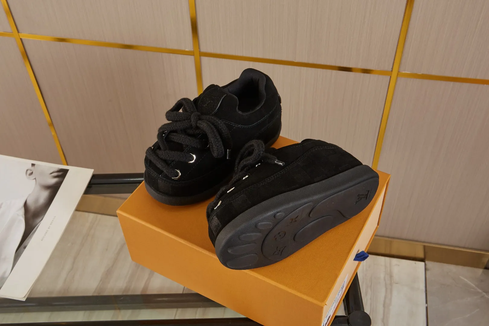 💰💰💰 660 hot style 🆕🆕🆕𝙇𝙑🔥New models are on the shelves🔥 Louis Vuitton 25ss, LV co-branded nigo YETI Fat Ding is ugly and cute, many Internet celebrities have put it on the show, a classic and versatile item. Fabric: imported high mercerized cowhide suede. Lining: High-grade elastic mesh, original molded outsole. Size: women's clothing, 35-41 (customized for women's 40 and 41), men's clothing 39-46 (customized for 45-46)